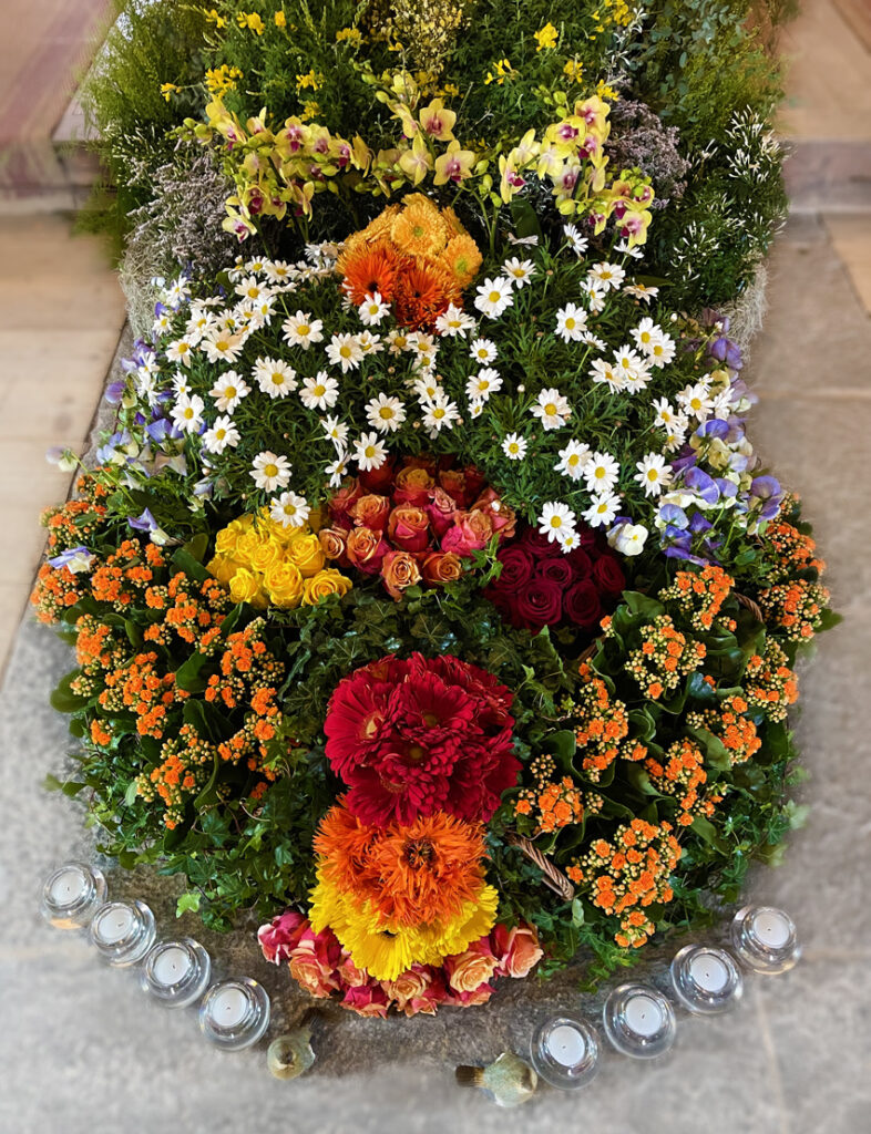 Un artisanat expert et personnalisé apporté par l’art floral funéraire